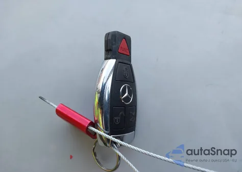 2014 Mercedes-Benz C 250 из США, поврежденный, VIN WDDGJ4HB7EG286877